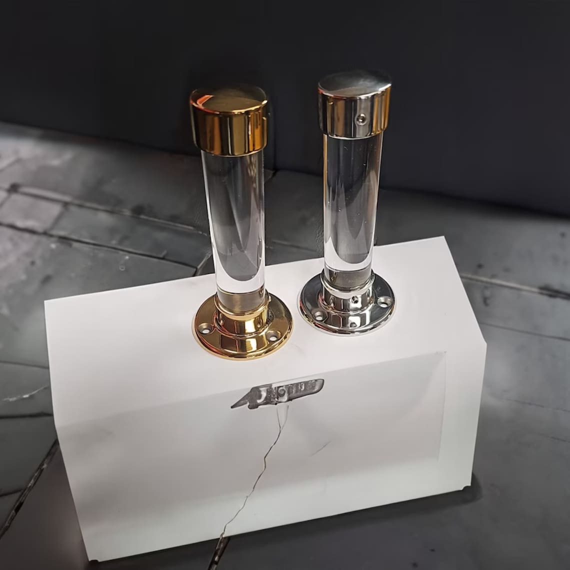 A precision-crafted handrail combining solid American white oak with sleek stainless steel brackets, featuring a 32mm diameter, flat end caps, and the natural beauty of European oak grain patterns for a stylish, durable staircase upgrade.