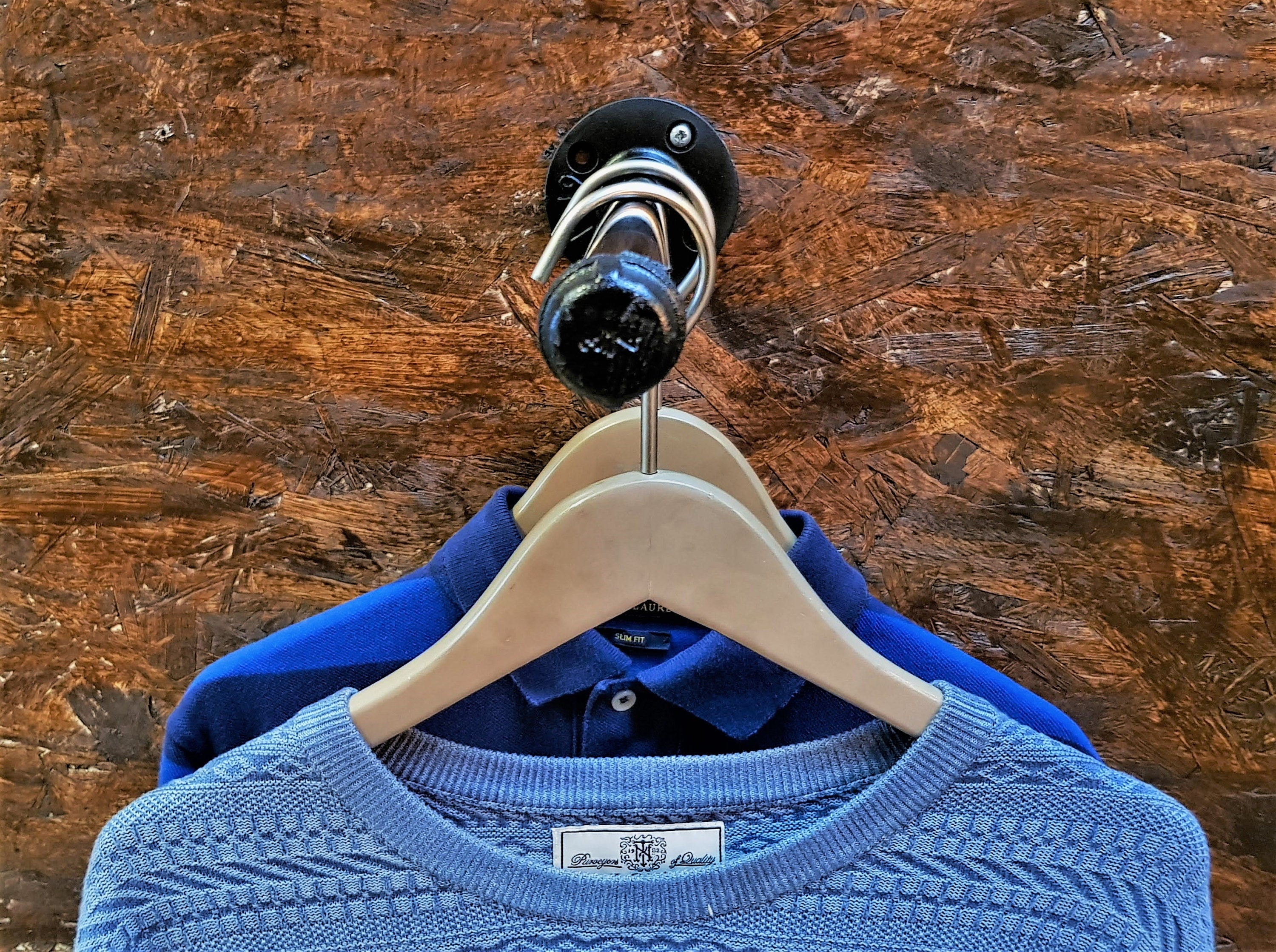 Flux Clothes Rail Wall Mounted