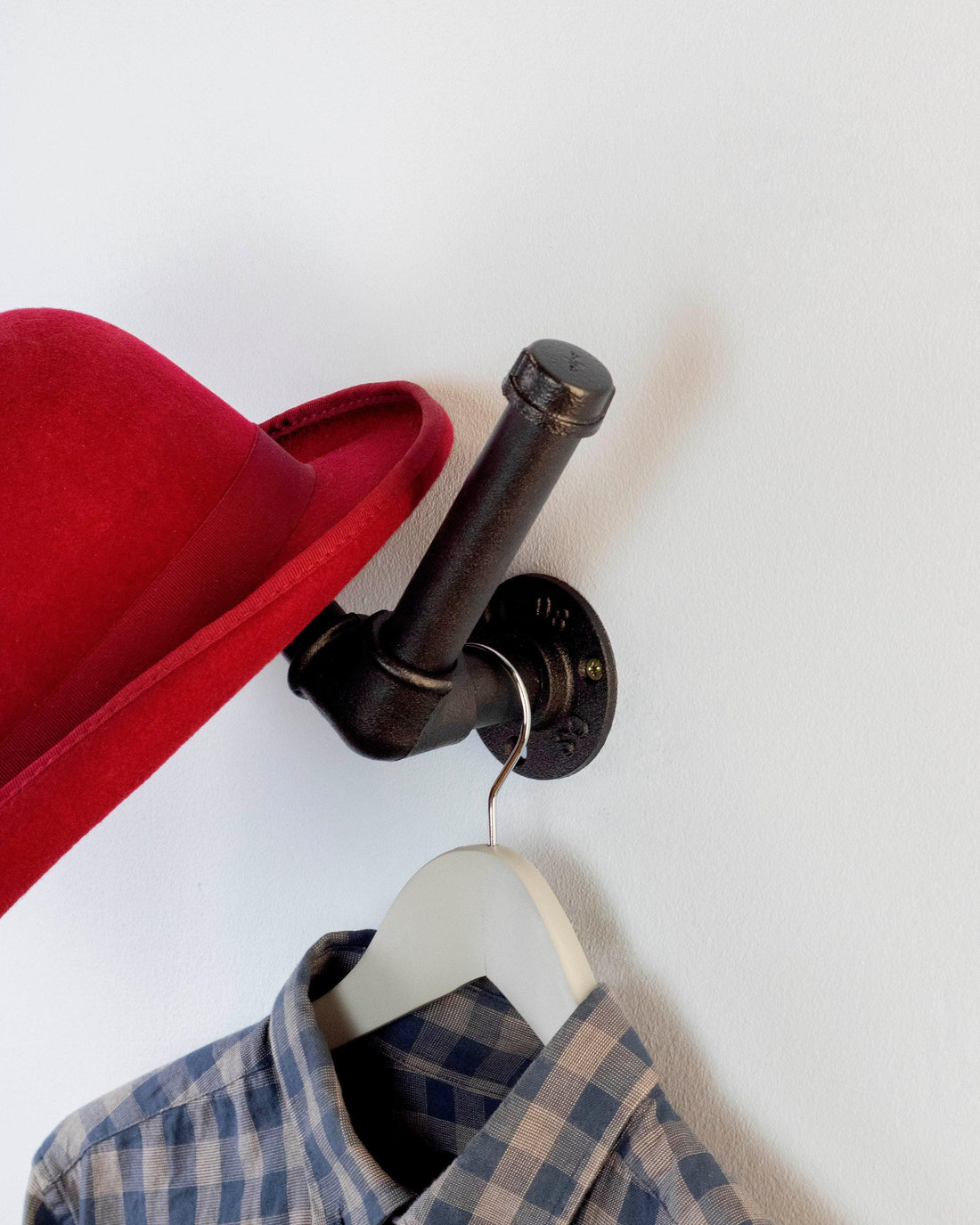 Industrial Pipe Coat Hook - Urban Farmhouse Style Wall Mounted Rack - Heavy-duty Plumbing Pipe for Coats &amp; Hats