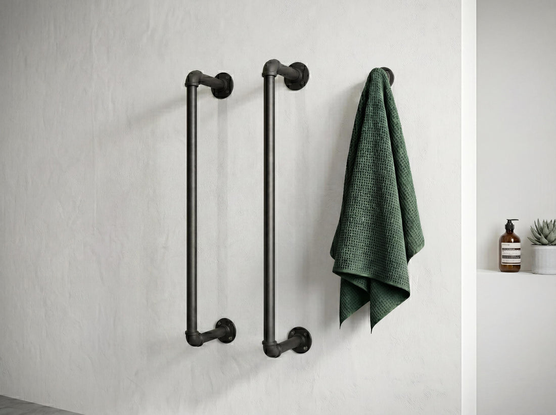 Industrial Pipe Towel Rack – Vertical Ladder