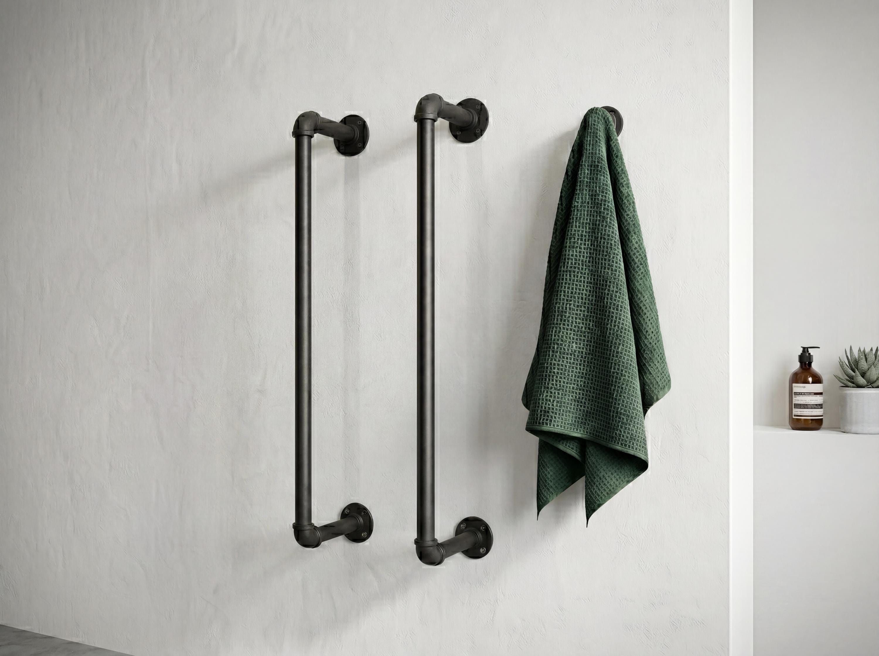 Industrial Pipe Towel Rack | Wall Mounted Bathroom Towel Holder | Black Rolled Towel Storage | Rustic Bath Rail | Vertical Towel Ladder