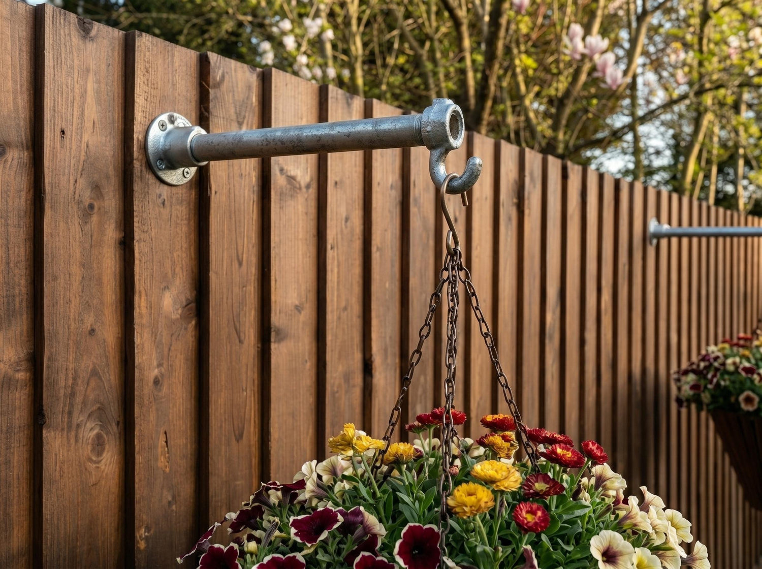 Industrial Steel Hanging Basket Bracket | Heavy Duty Outdoor Planter Hook | Modern Rustic Garden Wall Mount