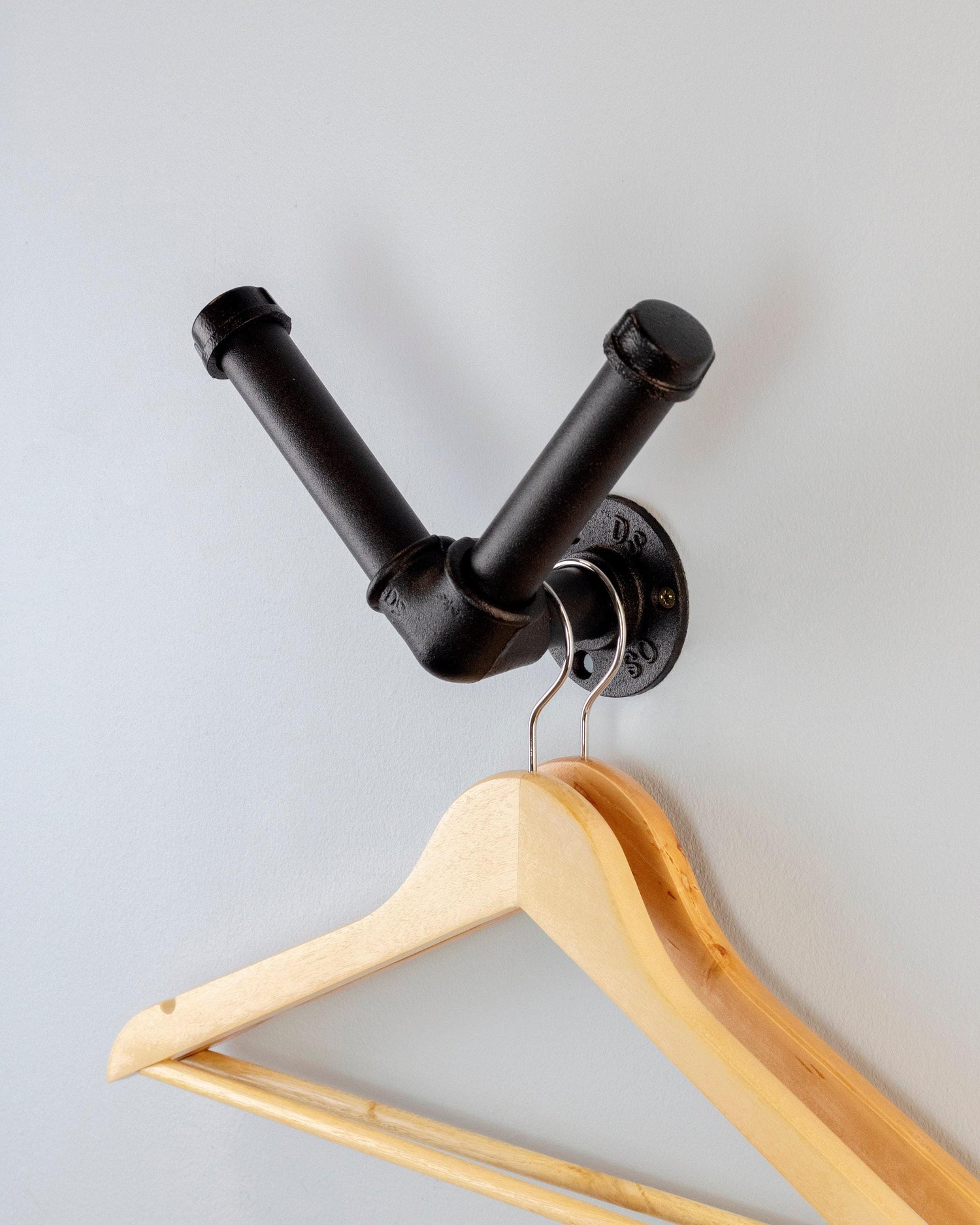 Industrial Pipe Coat Hook - Urban Farmhouse Style Wall Mounted Rack - Heavy-duty Plumbing Pipe for Coats &amp; Hats