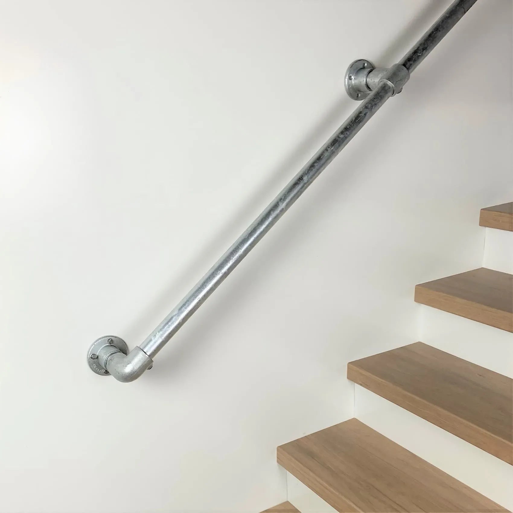 Galvanised Outdoor Custom-Made Industrial Pipe Stair Handrail
