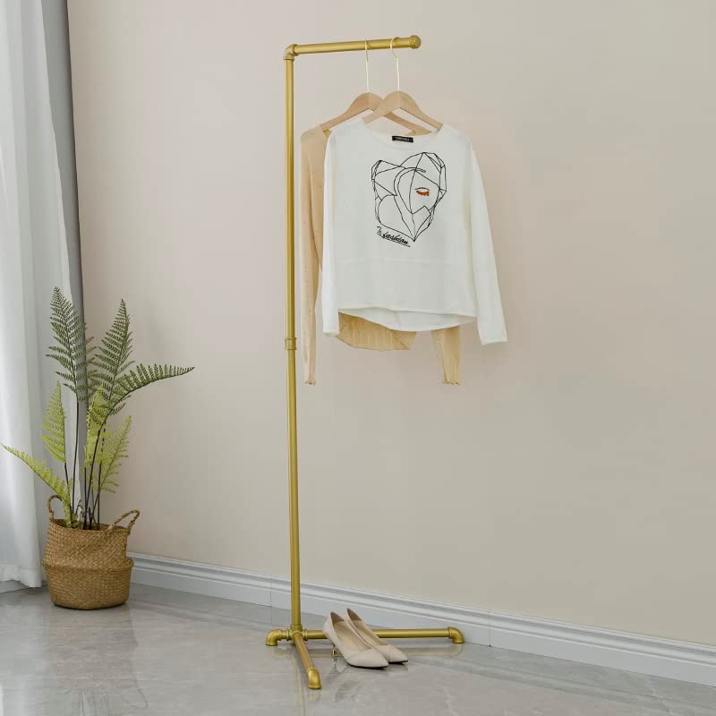 FODUE Industrial Pipe Clothes Rack, a free-standing gold finish hanging rod, suitable for organized closet storage without mounting or screws.