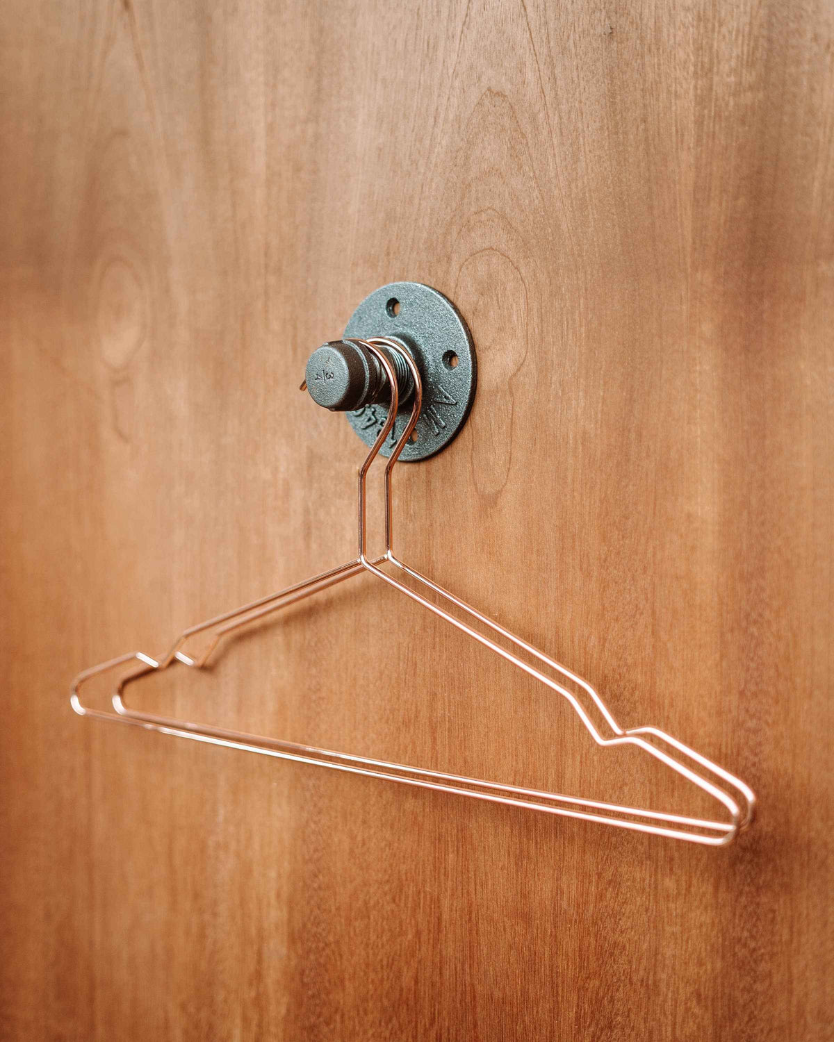 Tinn Industrial Pipe Coat Hanger