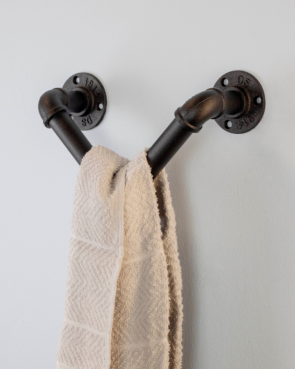 Porte-serviettes de salle de bain élégant Thrive